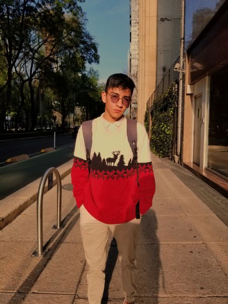 Alejandro - ID: 160360