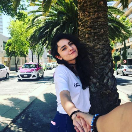 Daniela - ID: 234457