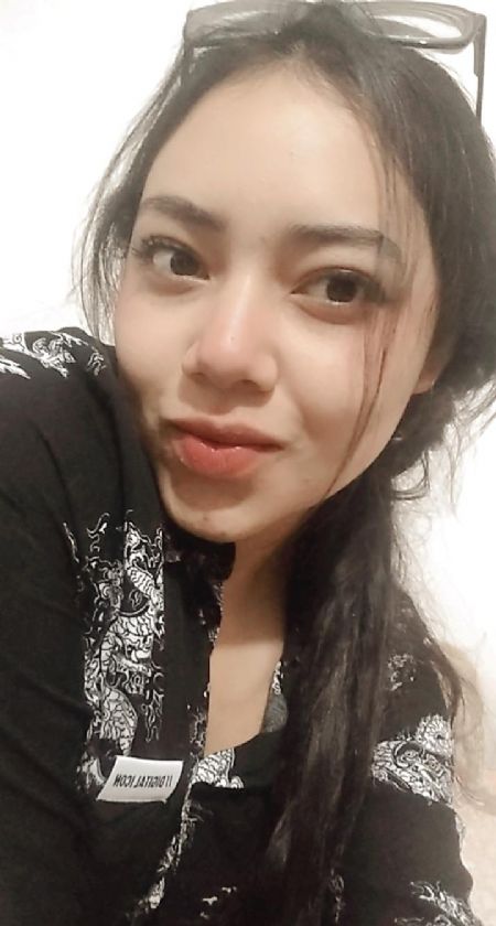 Alexandra - ID: 295659