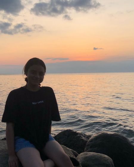 Valery - ID: 297399