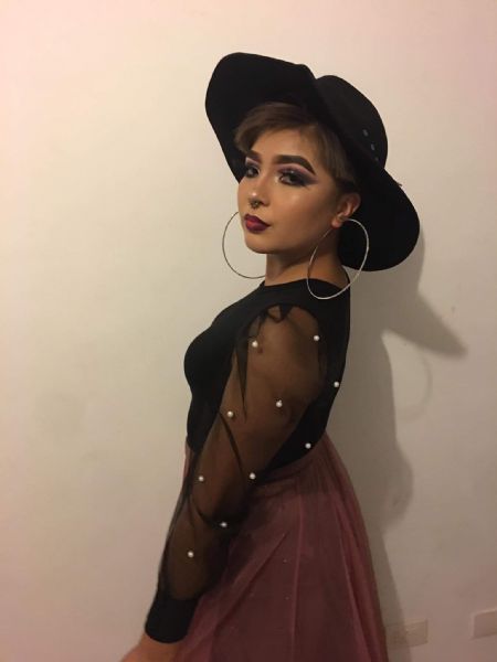 Vivian - ID: 308259