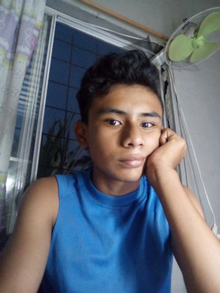 Alejandro - ID: 324215 - 619795