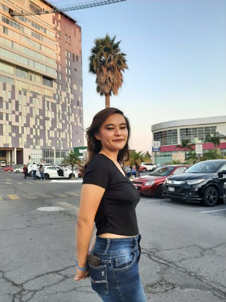 Nadia - ID: 332540