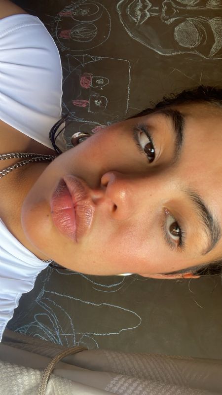 Mya - ID: 366686 - 689423