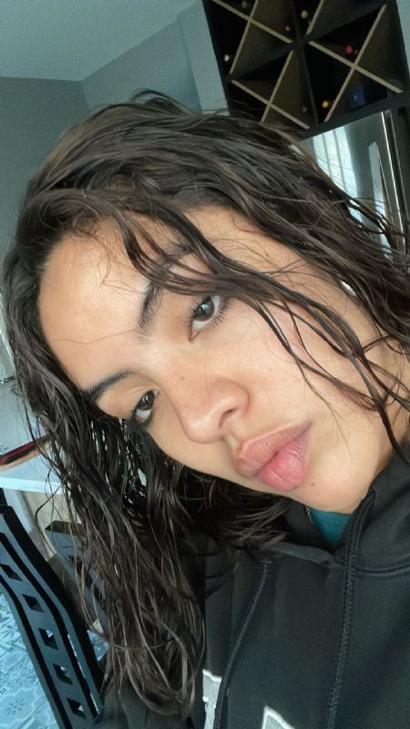 Mya - ID: 366686 - 689424