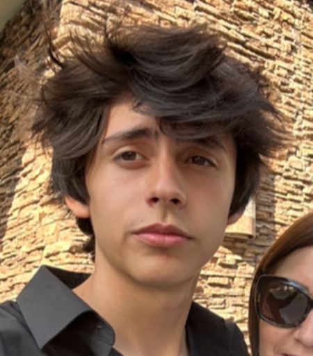 Emilio - ID: 367920