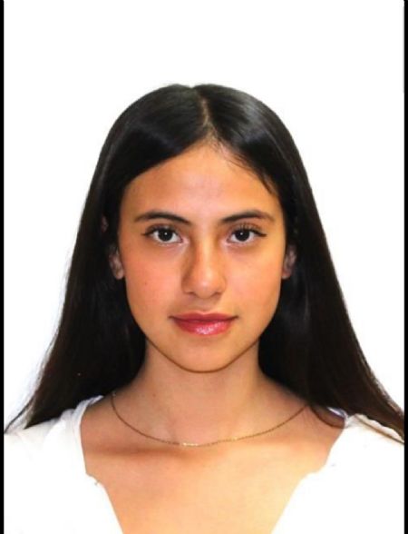 Andrea Danae - ID: 372468 - 848326