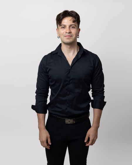 Darian Adrian - ID: 376143 - 745728