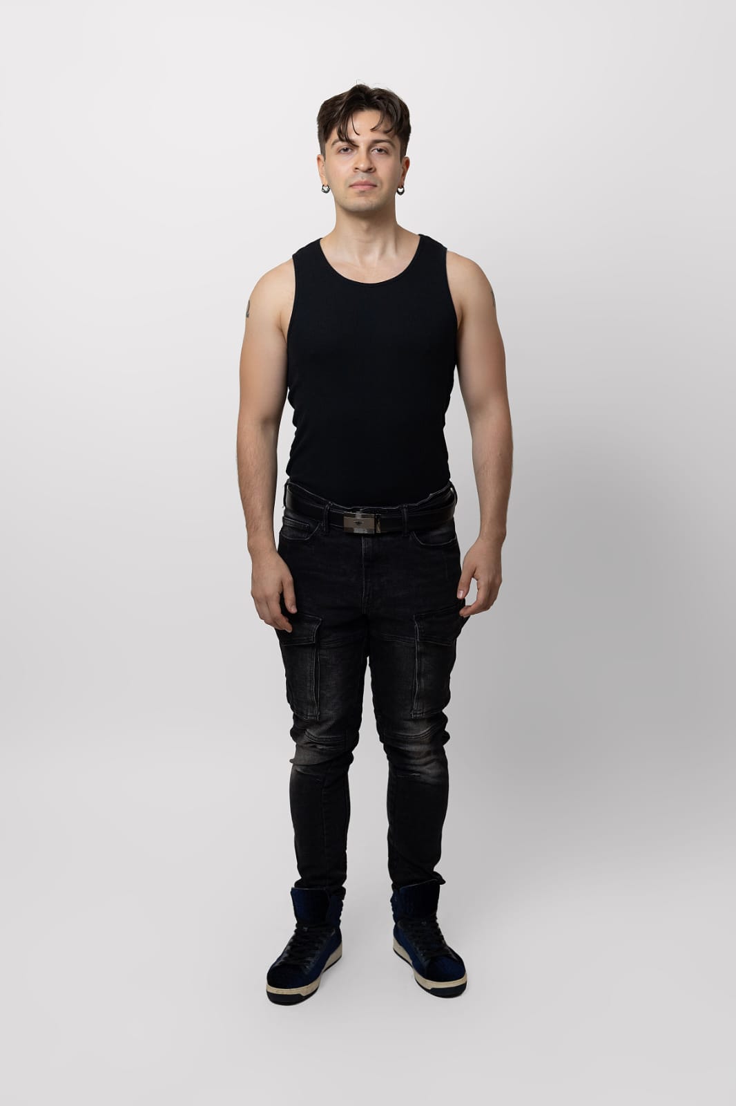 Darian Adrian - ID: 376143 - 745734