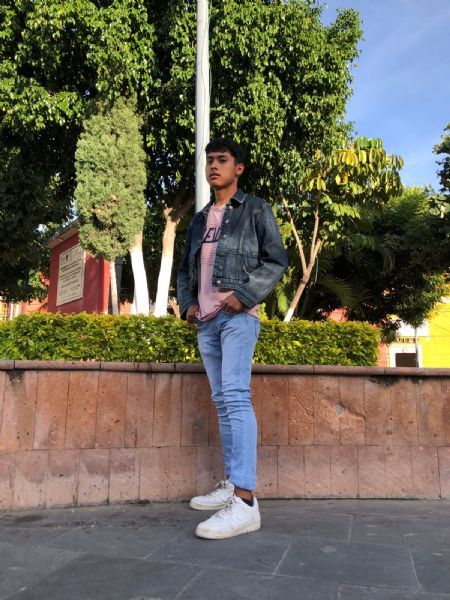 Andrés - ID: 400009 - 731677
