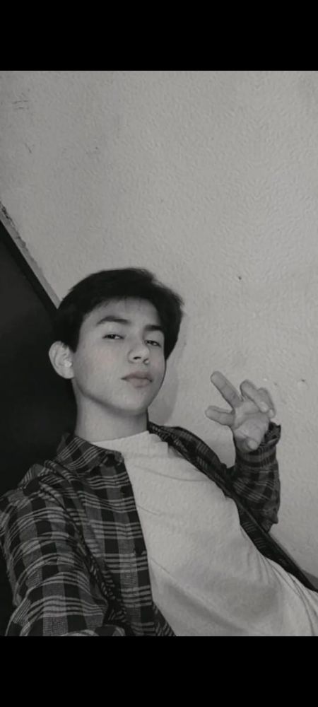 Rolando Aaron  - ID: 567859