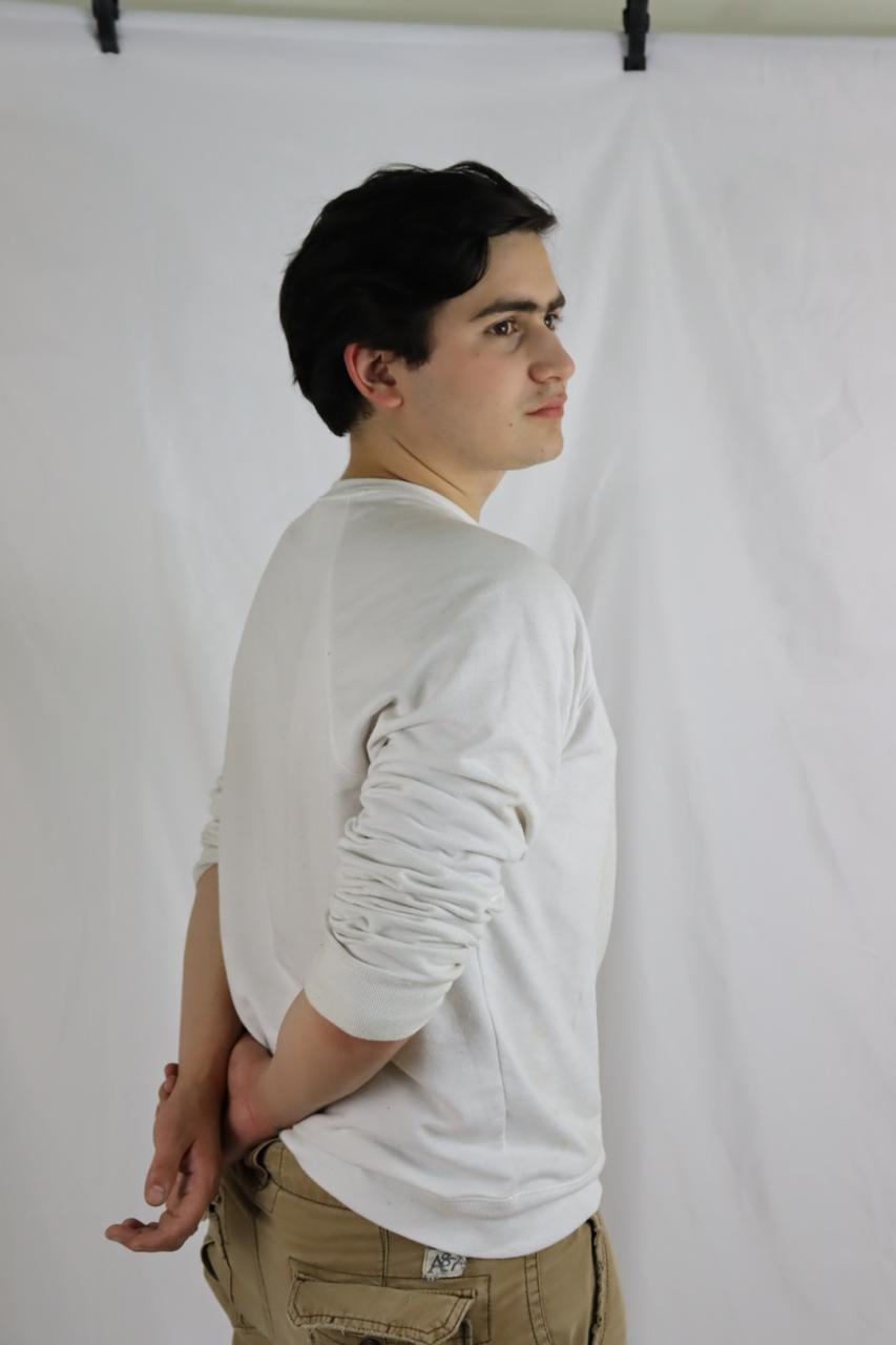 Alejandro - ID: 572765