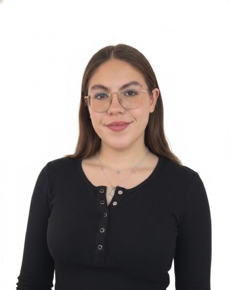 Daniela Alejandra - ID: 579317 - 823030