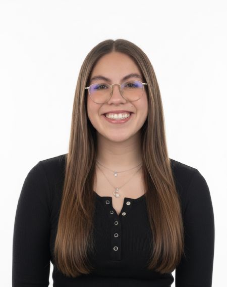 Daniela Alejandra - ID: 579317 - 823031