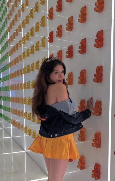Ximena  - ID: 586217