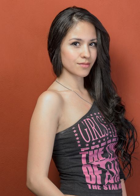 Nadia - ID: 63206 - 292160