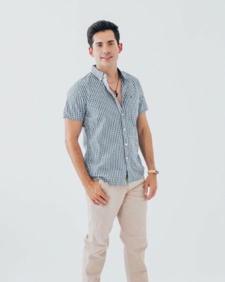 Alejandro - ID: 67783